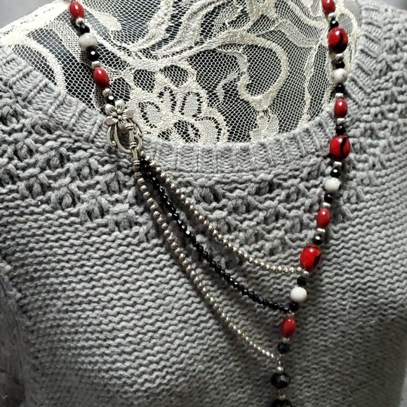 Unique Handmade beaded necklace. - Picture 2 of 5